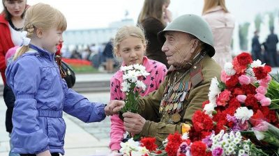 Команда «ИНЖИНИРИУМ» сердечно поздравляет всех с Днем Победы!